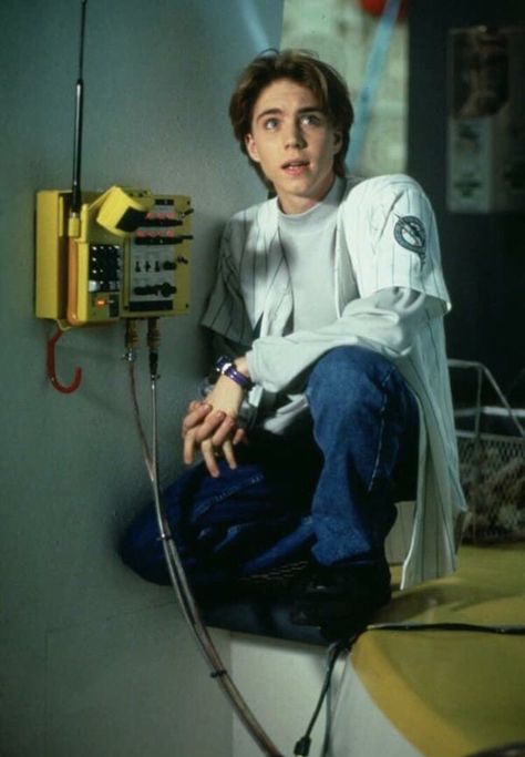 Jonathan Brandis, I Hate Boys, 90s Actors, Brad Pitt And Angelina Jolie, Hes Gone, Girl Meets World, Movie Fashion, Better Half, Cute Actors