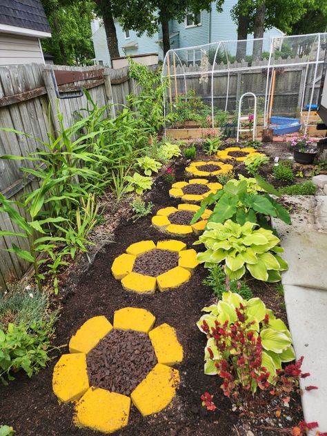 Sunflower Garden, Diy Backyard Landscaping, School Garden, Garden Yard Ideas, Garden Path, Garden Cottage, Garden Crafts, Lawn And Garden, Rock Garden