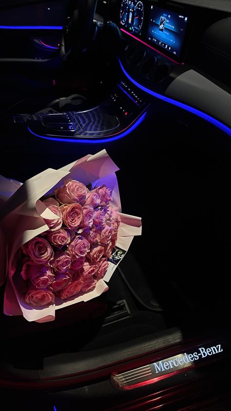 20s Lifestyle, Flower Core, Roses Bouquet Gift, Pink Flower Bouquet, Luxury Flower Bouquets, Black Couple, Flower Gift Ideas, Nothing But Flowers, I Said Yes