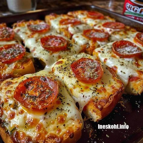 Fast garlic bread pizzas topped with melted cheese and pepperoni for delicious homemade personal pan pizzas in just 20 minutes. Ideas For Taco Tuesday, Patty Melts With Secret Sauce, Kielbasa And Sauerkraut, Ineskohl Kitchen, Pizza Grilled Cheese Sandwich, Easy Corn Chowder, Cheese Loaf, Bbq Chicken Drumsticks, Sausage Bites