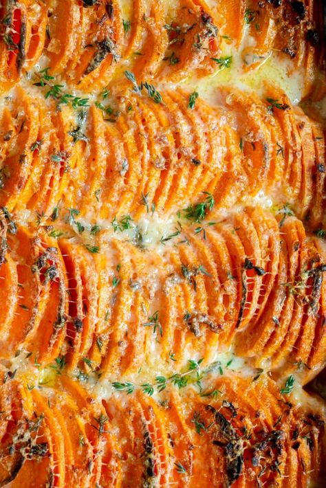 Scalloped Potatoes Recipes, Scalloped Sweet Potatoes, Sweet Potato Dishes, Potatoes Recipes, Quick Side Dishes, Herb Sauce, Thanksgiving Food, Potato Side Dishes, Scalloped Potatoes