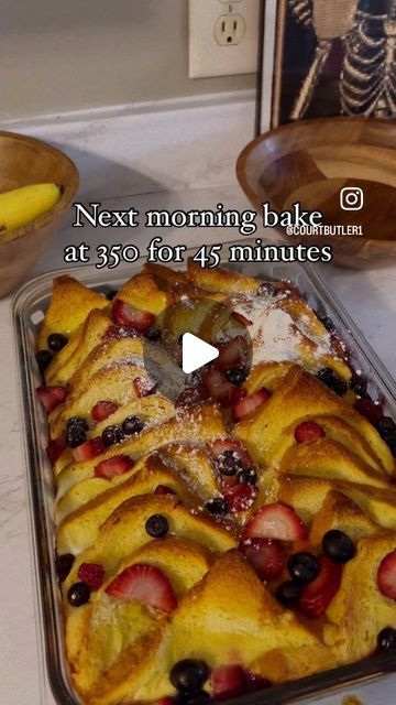 Jonnycake Thrift Store on Instagram: "A French Toast Casserole is something you can meal prep for breakfast any night of the week and enjoy in the morning in no time at all by putting it in your fridge overnight and then in the oven for 45 minutes before breakfast as a special treat!

If you or someone you love are struggling with food access please call our social services office at 401-377-8069 to sign up for food pantry services! As always, we're here to keep the community warm & well-fed! #SustainingCommunityTogether 
Full recipe available here @courtbutler1" Breakfast For Family Mornings, Over Night Breakfast Casserole, Meal Prep French Toast, French Toast Meal Prep, French Toast In The Oven, Meal Prep For Breakfast, Christmas Morning Breakfast Ideas, Oven French Toast, Overnight French Toast Casserole