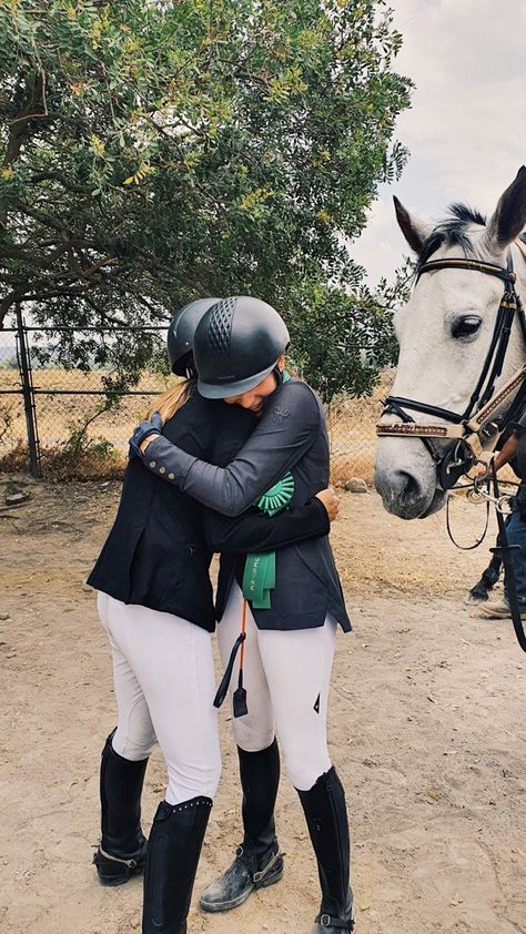 Equestrian Best Friends, English Horse Riding Aesthetic, Equestrian Friends, Horse Friends, Horse Photography Poses, Horsey Life, Horse Riding Aesthetic, Horseback Riding Outfits, Horse Riding Outfit