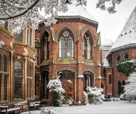 Brick Manor House, Pretty Brick Houses, Westbury House, Long Island House, Gothic Architecture, Boarding School, Academia Aesthetic, Pretty House, Beautiful Architecture