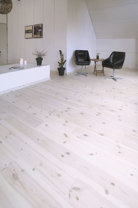 White Washed Pine Floors, Whitewashed Floors, Scandinavian Flooring, Painted Wooden Floors, White Washed Pine, White Washed Floors, Floor Boards, Apartment Renovation, Wood Stairs