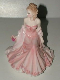 Cute Antiques, Vintage Figurines, Porcelain Doll, Glass Dolls, Antique Porcelain Dolls, Doll Aesthetic, Fairy Figurines, Pink Room, Beauty Art