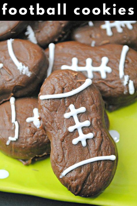 Looking for some fun and easy Football Party Food to make for your next Tailgating Party? Transform Nutter Butters into football cookies using this simple recipe and wow your guests during your next get together. Super Bowl Desserts, Football Themed Food, Bowl Desserts, Superbowl Desserts, Football Cookies, Bowl Party Food, Nutter Butter Cookies, Easy Butter, Nutter Butter