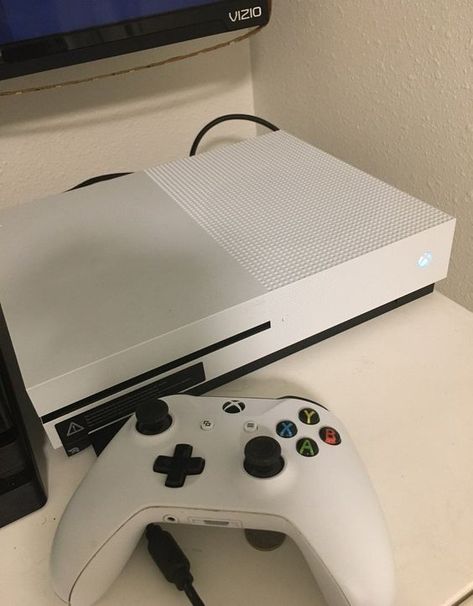 Xbox One Setup, Xbox Gamer Pics, Xbox Pictures, Xbox Aesthetic, Hide Electronics, Future Electronics, College Paper, Xbox 360 Console, Gta 6