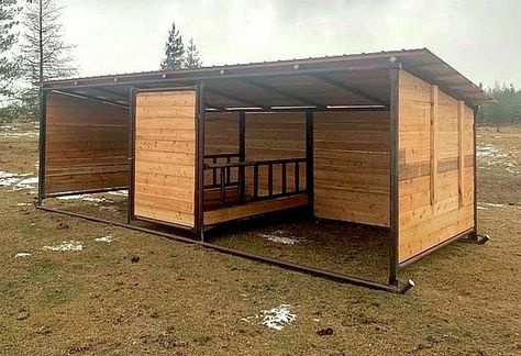 Pasture Shelter, Horse Shelters, Small Horse Barns, Horse Shed, Livestock Barn, Livestock Shelter, Horse Farm Ideas, Horse Paddock, Diy Horse Barn