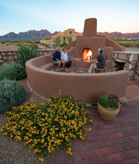 Special Details — Classic New Mexico Homes Mud House Design Ideas, Mud House Design, Modern Santa Fe Style, Mexico Homes, Santa Fe Style Homes, Casa Hobbit, New Mexico Style, Santa Fe Home, Adobe Home