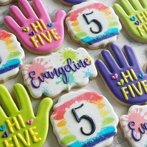 Officially A Handful Birthday, High Five Birthday Cake, 5th Birthday Ideas Girl, Hi Five Birthday, Fifth Birthday, 5th Birthday Girl Themes, 5th Girl Birthday Party Themes, Fifth Birthday Party Ideas Girl, 5th Birthday Party