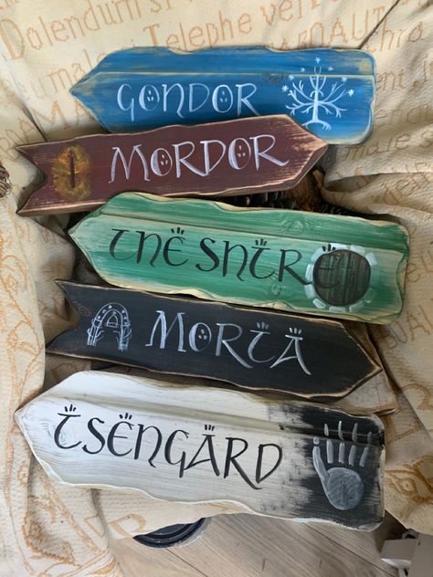 Lord Of The Rings Sign Post, The Hobbit Decorations, Lord Of The Ring Party Decorations, Lord Of The Rings Cake Topper, Tolkien Wedding Decor, Trunk Or Treat Lord Of The Rings, Lord Of The Rings Themed Classroom, Lotr Diy Decor, Hobbit Halloween Decorations