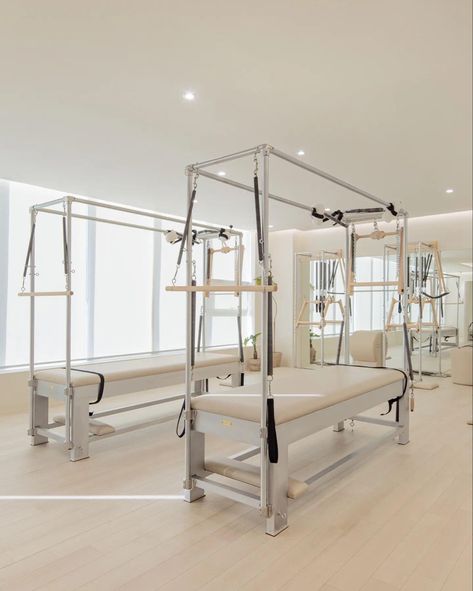 Pilates Studio Design, Pilates Studio Design Interiors, Gratz Pilates, Pilates Yoga Studio, Pilates Room, Dream Home Gym, Workout Room Home, Medical Office Design, Yoga Studio Design