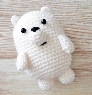 PATRONES AMIGURUMI GRATIS: PATRON GRATIS OSO POLAR AMIGURUMI 38770 Crochet Poncho Free Pattern, Crochet Case, Crochet Disney, Pola Amigurumi, Beginner Crochet Projects, Fun Crochet Projects, Diy Crochet Projects, Crochet Toys Patterns, Doll Crafts