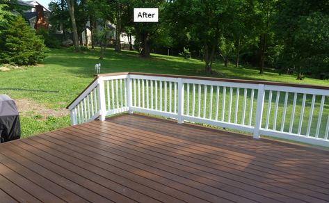 Image result for brown deck white rails Deck Paint Colors, Brown Deck, Deck Stain Colors, Wood Decking, Deck Makeover, Porch Life, Deck Building, Deck Colors, Railings Outdoor