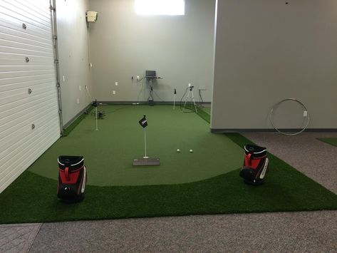 Todd Kolb US Golf TV Wanted The Best Golf Mats When Building His Academy - Real Feel Golf Mats Virtual Golf, Golf Furniture, Ladder Golf, Home Golf Simulator, Golf Simulator Room, Golf Room, Garage To Living Space, Green Backyard, Golf Mats