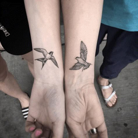 Wörter Tattoos, One Word Tattoos, Swallow Tattoo, Bff Tattoos, Friendship Tattoos, Mother Daughter Tattoos, Matching Tattoo, Best Friend Tattoos, Tattoos For Daughters