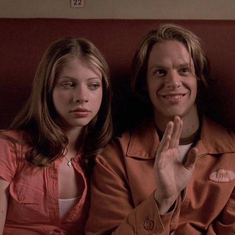 Michelle Trachtenberg as Jenny and Jacob Pitts as Cooper in "EuroTrip", 2004 Jenny Eurotrip, Jacob Pitts, Jazmine Dubois, Michelle Trachtenberg, Film Games, A Little Life, Courtney Love, Fashion Couple, Film Stills