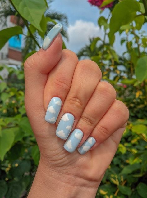 Simple & Trendy Fall Nails Ideas & Designs | Autumn nails Inspo Gel Nail Designs Clouds, Nails Azul Bebe, Nails Acrylic Coffin Spring, Blue Cloud Nails, Nails Clouds, Sky Nail Art, Gender Reveal Nails, Cloud Nails, Spring Nail Design