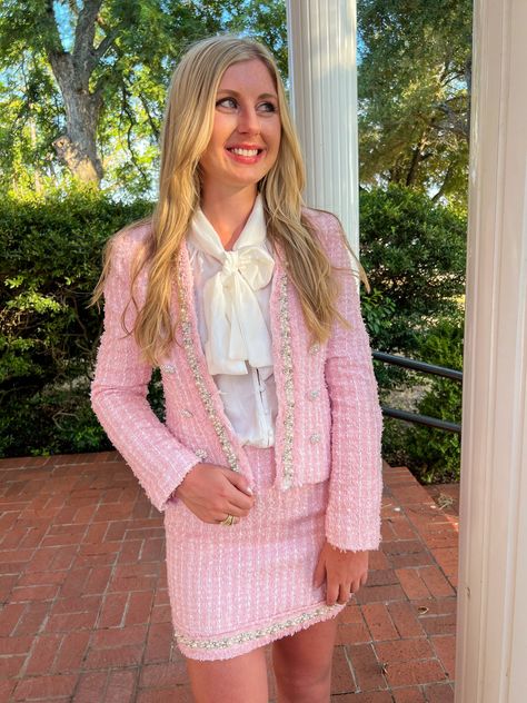 Pink Tweed Blazer Outfit, Legally Blonde Outfits, Pageant Interview Outfit, Homecoming Suits, Pageant Outfits, Blazer And Skirt Set, Barbie Costume, Business Skirt, Pink Tweed