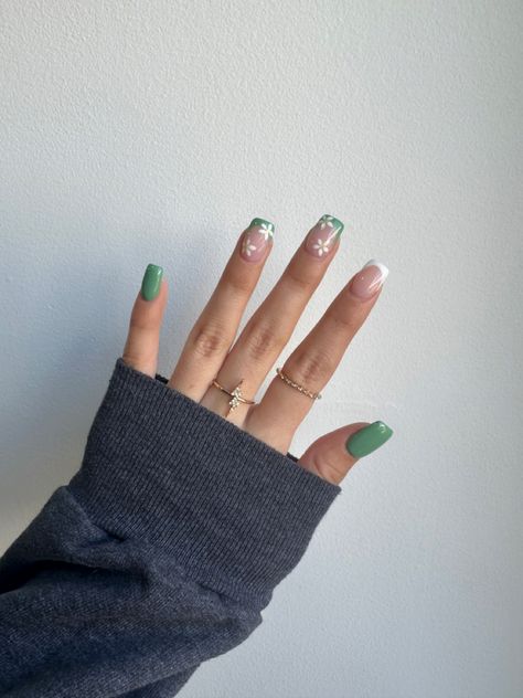 Short square cut gel nails matcha green tea inspired with white daisy french tips Nails Matcha Green, Simple Prom Nails, Sqaure Nails, Square Gel Nails, Green Acrylic Nails, Cute Simple Nails, Square Nail Designs, Green Nail Designs, Short Square Nails