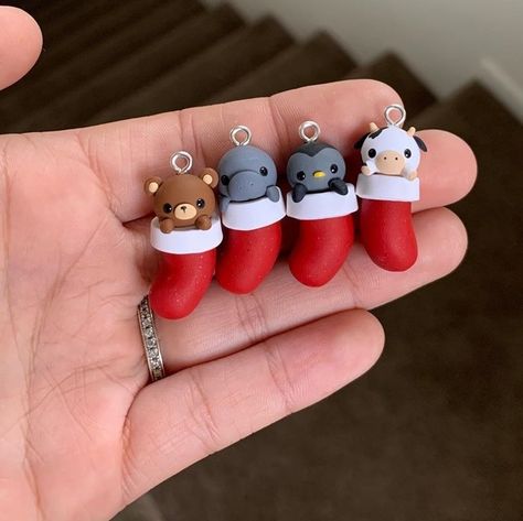 Clay Christmas Decorations, Polymer Clay Figures, Christmas Clay, Polymer Clay Christmas, Polymer Clay Diy, Polymer Clay Animals, Cute Polymer Clay, Polymer Clay Miniatures, Clay Ornaments