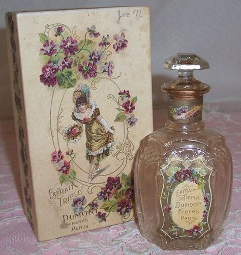 Vintage Parfum, Pretty Perfume Bottles, Antique Perfume Bottles, Vintage Cosmetics, Antique Perfume, Perfume Lover, Vintage Bottles, Vintage Perfume Bottles, Vintage Perfume