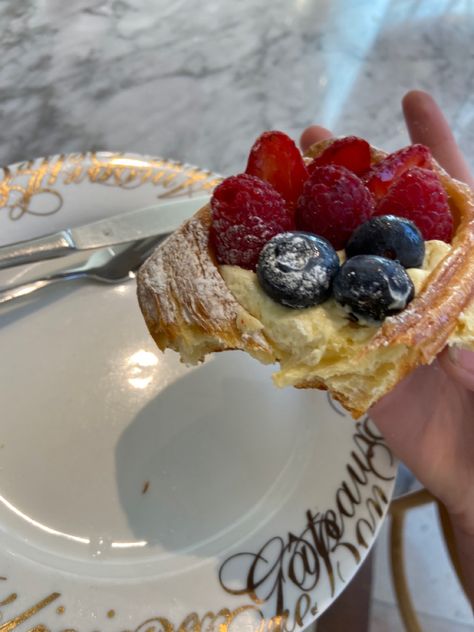 #danish #cafe #pastries #berries #coquette #aesthetic #yum #frenchcafe #luxury Berry Danish, Cafe Pastries, Pastry Aesthetic, Dr Food, Danish Pastry, Italian Chef, French Cafe, Tik Tok Videos, Cute Food