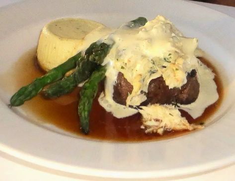 The Capital Grille Filet Oscar Recipe Tropical Grille Copycat, Filet Oscar, Remoulade Sauce Recipe, Oscar Food, Capital Grille, Steakhouse Recipes, Crab Meat Recipes, Beef Filet, Bearnaise Sauce