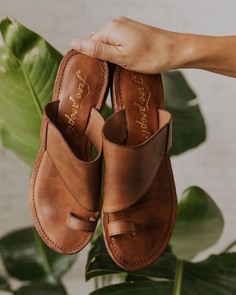 Slide on + go. Free People Sant Antoni Slid Simple Leather, Saddle Brown, Plus Size Shopping, Fit Check, Vintage Aesthetic, Stacked Heel, Slip On Sandal, Leather Sandals