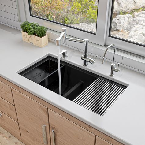 Single bowl kitchen sink