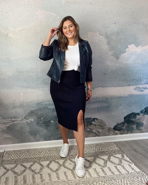 Plus Moto Jacket Outfit, Moto Jacket Skirt Outfit, Curvy Autumn Outfits 2022, Curve Spring Outfits, Midsize Fashion Workwear, Curvy Spring Fashion, Plus Size Large Bust Outfits, Spring Outfits 2024 Midsize, Moto Jacket Outfit 2022