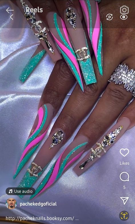 Nail Designs Bling, Stilleto Nails Designs, Long Stiletto Nails, Nails Design With Rhinestones, Stiletto Nails Designs, Dope Nail Designs, Glamorous Nails, Long Acrylic Nails Coffin, Bling Acrylic Nails