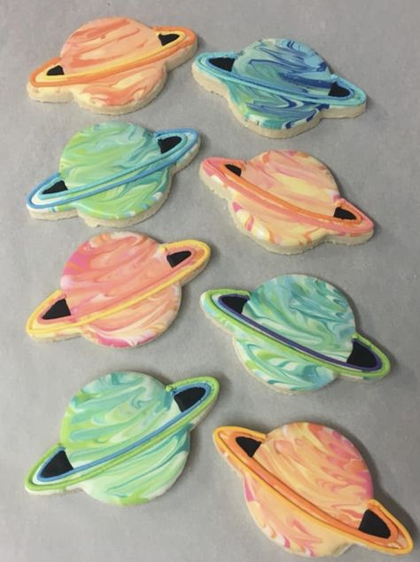 Space Treats, Space Theme Party Food, Planet Cookies, Space Birthday Party Food, Space Themed Desserts, Cookie Decorating Tips, Space Party Food, Solar System Cake, Space Cookies