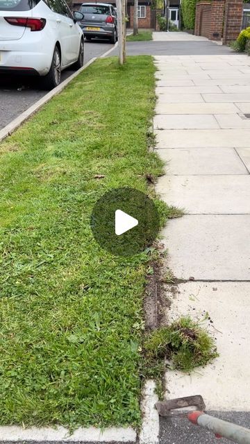 Alexander hayden on Instagram: "Time for some kerb appeal #edging #kerb #kerbappeal #satisfying #satisfyingvideos #wolfgarten #lawncare #edging #ideas #tips #summer" Driveway Edges And Borders, Driveway Landscaping Edging, Sidewalk Edging Ideas, Backyard Edging Ideas, Landscape Edging Ideas Cheap, Landscaping Edging Ideas, Driveway Edging Ideas, Simple Landscaping Front Yard, Fence Landscaping Ideas