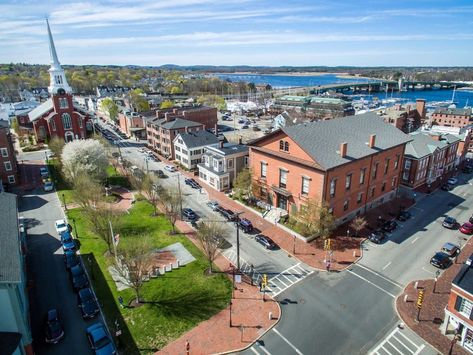 Straight out of a Hallmark movie. Newburyport Massachusetts, New England Town, England Town, Boston Photography, Plum Island, Cape Ann, Save File, Hallmark Movie, Quiet Beach