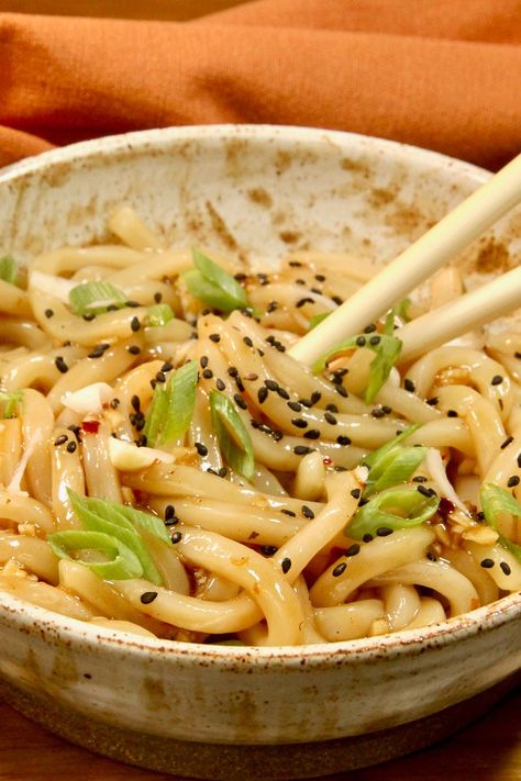 Spicy Garlic Udon Noodles Garlic Udon Noodle Recipe, Garlic Udon Noodles, Quick Udon Noodle Recipe, Simple Udon Noodle Recipe, Spicy Udon Noodle Recipe, Healthy Udon Noodle Stir Fry, Simple Udon Recipe, Udon Noodle Recipe, Udon Noodles Recipe