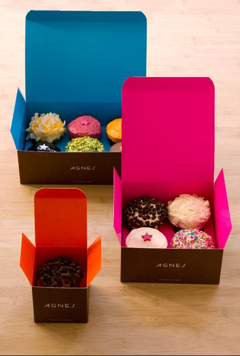 Agnes Cupcakes #packaging                                                                                                                                                     More Cupcake Packaging, Baking Packaging, Dessert Packaging, Creative Cupcakes, Cupcake Shops, Bakery Packaging, Cake Packaging, Cool Packaging, Bakery Design