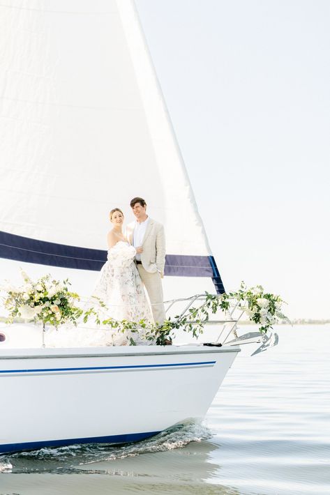 The morning was crisp and clear for Sarah Beth and Teddy’s elegant and carefree sailboat elopement. The waves gently rocked the sailboat as we departed from the Charleston Harbor. Click to see more images. Sailboat Wedding Ceremony, Sailboat Elopement, Wedding Costa Rica, Sailboat Wedding, Boat Photoshoot, Charleston South Carolina Wedding, Coastal Wedding Inspiration, Finger Lakes Wedding, Casual Beach Wedding