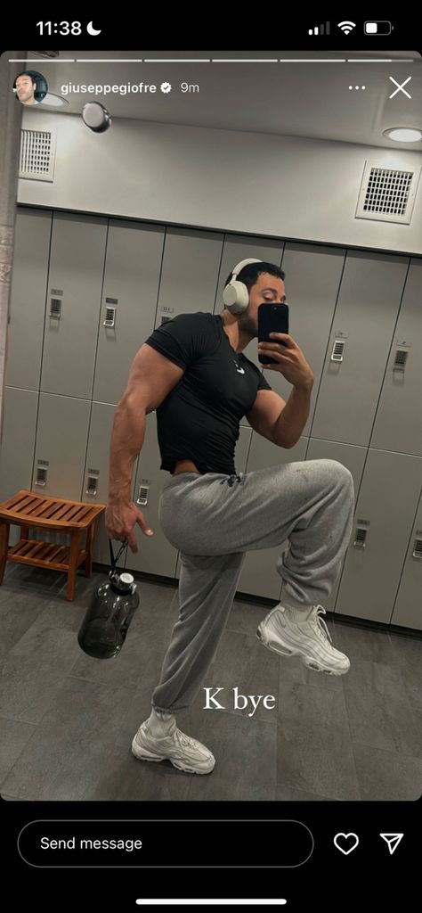 Mens Gym Outfits Workout Gear, Gym Bro Outfit, Gym Poses Men, Gym Outfit Men Style, Men Gym Outfit, Mens Gym Outfits, Gym Fits Men, Gym Selfies, Gym Wear Men