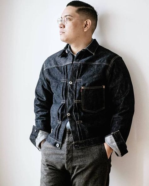 The Signet Store on Instagram: "Cushman Type 1 (Type R Variant) Denim Jacket, a piece that's been meticously recreated to reflect the production methods and material scarcity prevalent in World War 2." Denim Outfit Men, American Workwear, Denim Outfits, Denim On Denim, Indigo Denim, Shoes Bag, Sports Gym, Sport Gym, Outfits Men