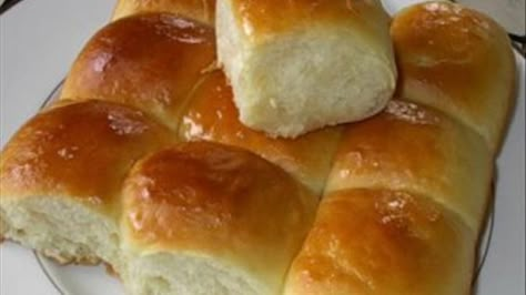 Hawaiian Sweet Bread For The Bread Machine Recipe (Yummly) Hawaiian Sweet Breads, Hawaiian Bread, Bread Machine Recipe, Bread Maker Recipes, Kings Hawaiian, Dough Recipes, Yeast Bread, Bread Machine Recipes, Bread Maker