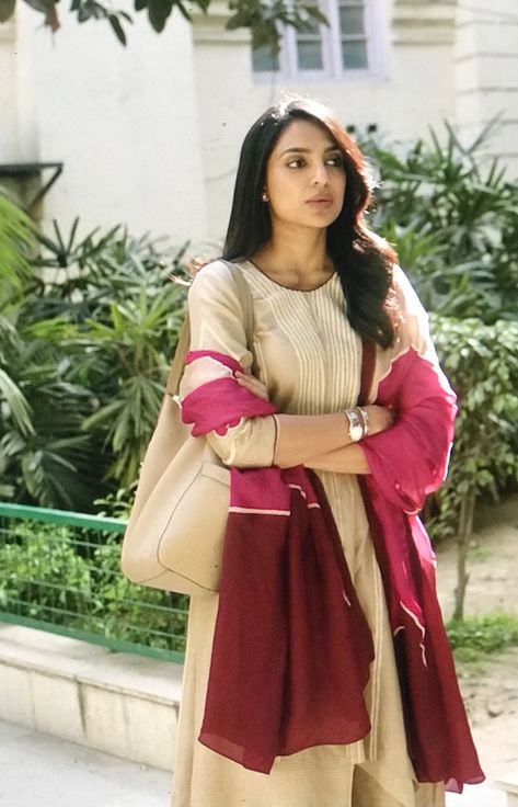 Tara Khanna Outfits, Tara Khanna Made In Heaven Outfits, Shobhita Dhulipala Made In Heaven, Shobita Dhulipala Made In Heaven, Made In Heaven Tara Khanna, Sobhita Dhulipala Saree, Tara Khanna, Shobita Dhulipala, Kurti Casual