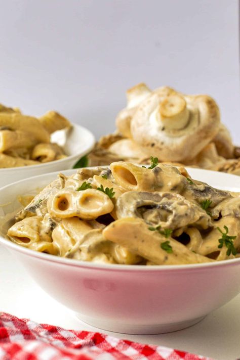 VEGAN MUSHROOM PASTA EASY Cashew Sauce #veganmushroompasta #creamymushroompasta #mushroompasta #mushroom #pasta #veganpasta #easy #creamy #cashewsauce #cashew #healthy #simple Mushroom Pasta Easy, Cashew Pasta, Reflux Diet Recipes, Acid Reflux Friendly Recipes, Gerd Friendly Recipes, Vegan Spinach Dip, Cashew Cream Recipe, Vegan Mushroom Pasta, Vegan Pasta Sauce