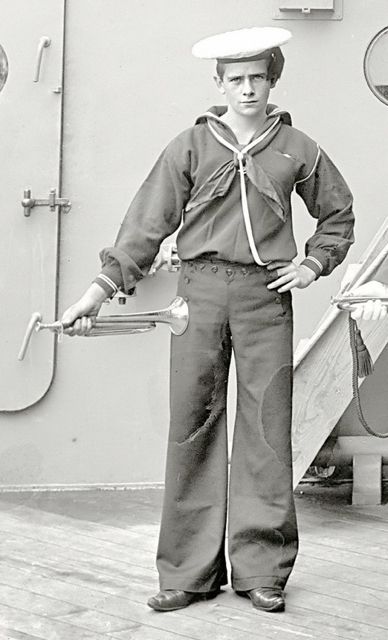 1880s-1890s Bugle boy Marines Uniform, Alexei Romanov, Vintage Sailor, Workwear Vintage, Navy Sailor, Sailor Suit, Sailor Fashion, Men In Uniform, Military Men