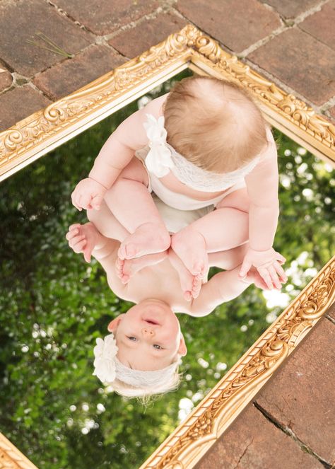 Baby reflection mirror photo - baby photo - kingsport photographer - #EnvisionPhotographyByApril #AprilBooher Photo Bb, 6 Month Baby Picture Ideas, Baby Birthday Photoshoot, Baby Milestones Pictures, 1st Birthday Photoshoot, Newborn Baby Photoshoot, Baby Boy Photography, Baby Poses, Newborn Baby Photos