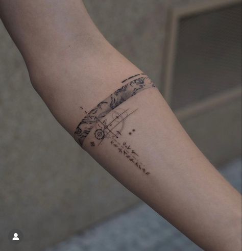 Horizontal Minimalist Tattoo, Line Tattoo Arm, Stripe Tattoo, Sick Tattoos, Tato Minimal, Astronaut Tattoo, Forearm Band Tattoos, Realistic Tattoo Sleeve, Small Forearm Tattoos