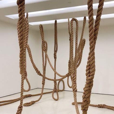 Alexandra Zirinis on Instagram: “Speaking of sculpture... “Knotted, Torn, Scattered: Sculpture after Abstract Expressionism” . . . . . #sculpture #sculptures…” Expressionism Sculpture, Rope Sculpture, Creative Studio Space, Textile Sculpture, Rope Knots, Creative Studio, Abstract Expressionism, Installation Art, Art Direction