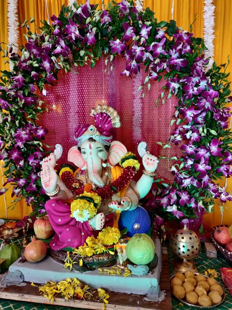 Round Decoration For Ganpati, Ganpati Arch Decoration, Ganesh Sthapna Decoration, Ganpati 2023, Ganapathi Decoration, Ganpati Backdrop, Ganesh Photos, Indian Floral Decor, Bappa Decoration