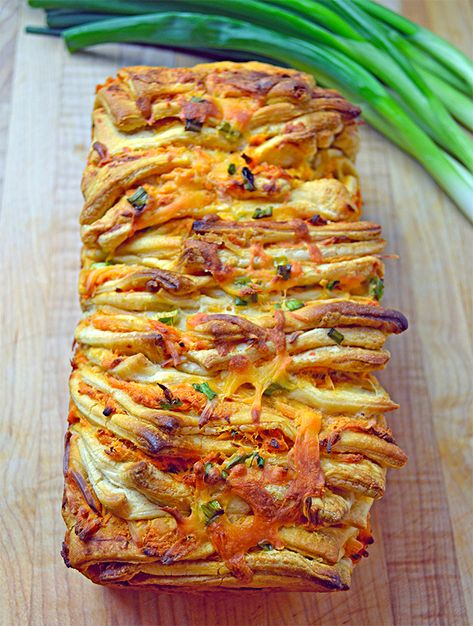 Chicken Pull Apart Bread, Tailgating Ideas, Tailgating Recipes, Tailgate Food, Pull Apart Bread, Cooked Chicken, Football Food, Game Day Food, Pull Apart